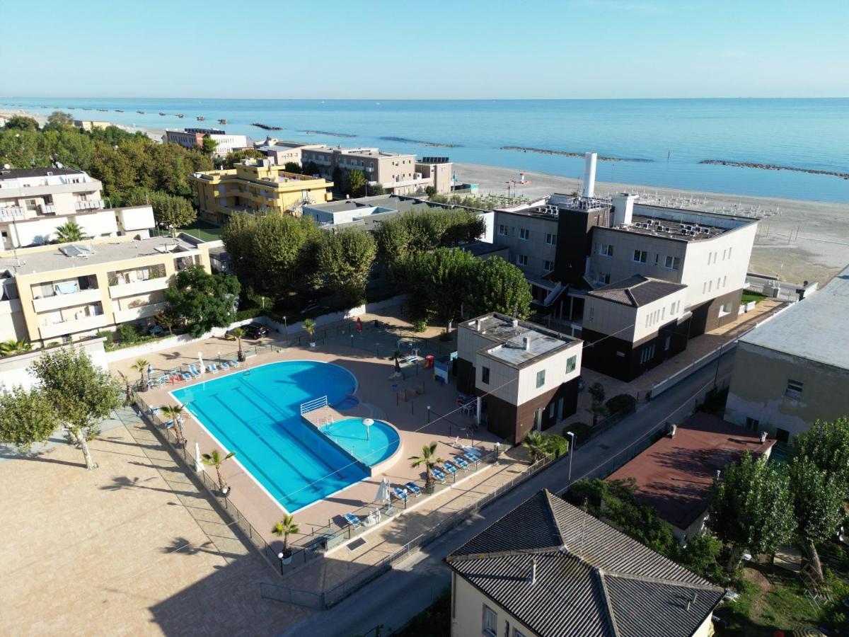 Color Perla Village Bellaria-Igea Marina Bagian luar foto