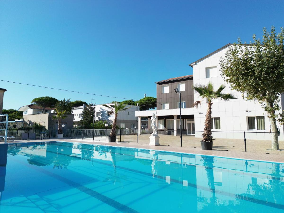 Color Perla Village Bellaria-Igea Marina Bagian luar foto